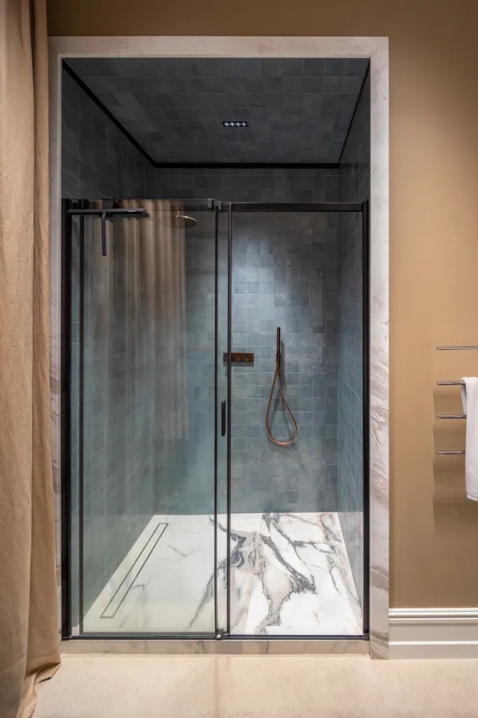 Douche à l’italienne en zellige